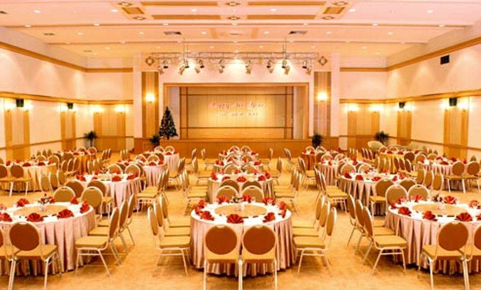 Ballroom meeting1