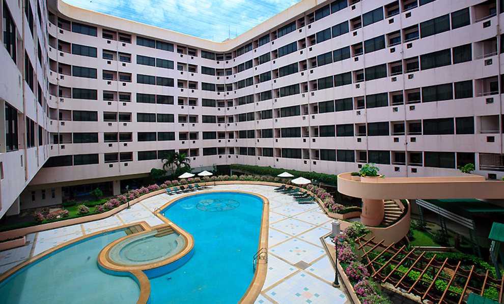 SWIMMING POOL pool4