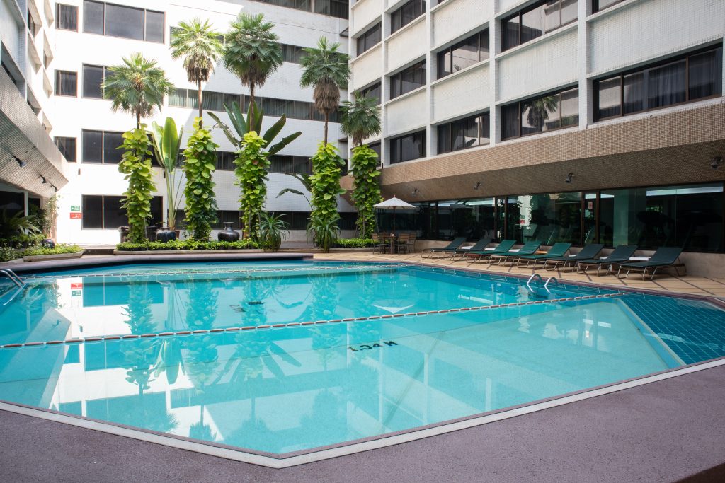 Asia Hotel Bangkok : สระว่ายน้ำ