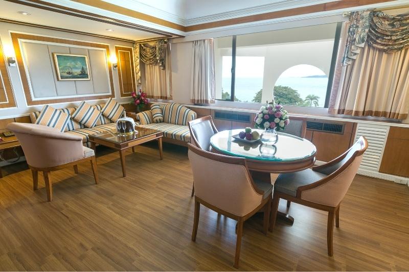 Asia Pattaya Hotel : President Suite 2 Bed Room