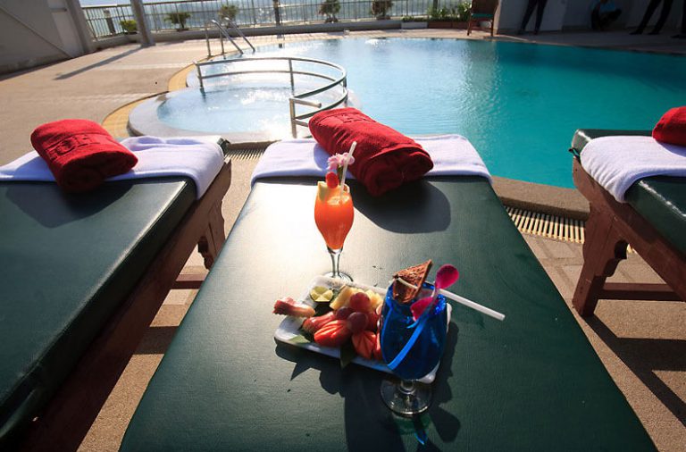 Asia Cha Am Hotel : Pool