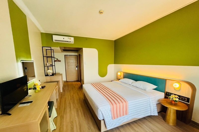 Grand Executive Room