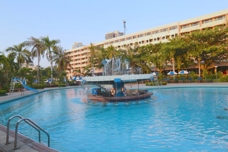 Asia Pattaya Hotel : Swimming Pool