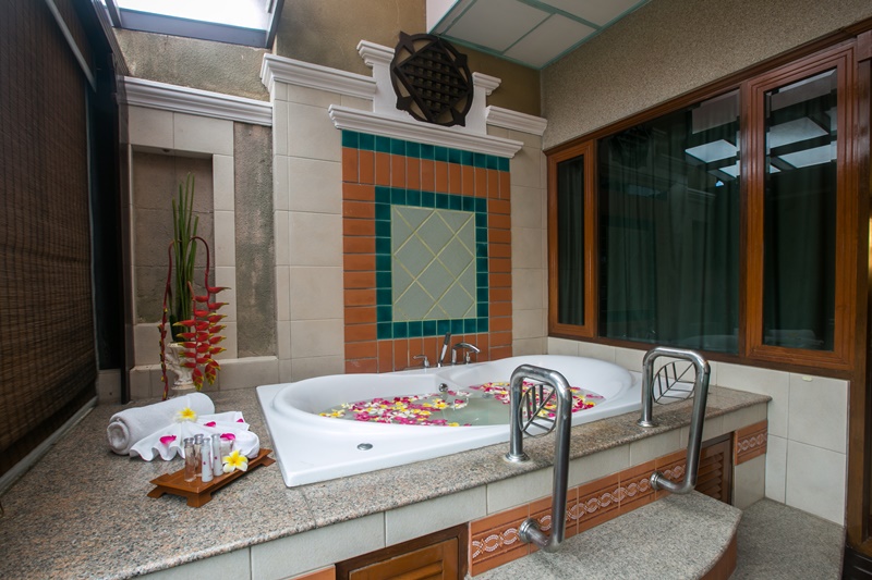 Asia Pattaya Hotel : Jacuzzi Room