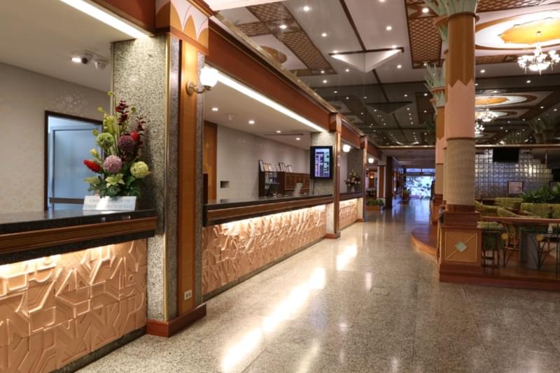 Asia Pattaya Hotel : The Den Lobby Bar