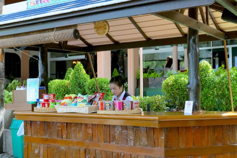Asia Pattaya Hotel : Pool Bar