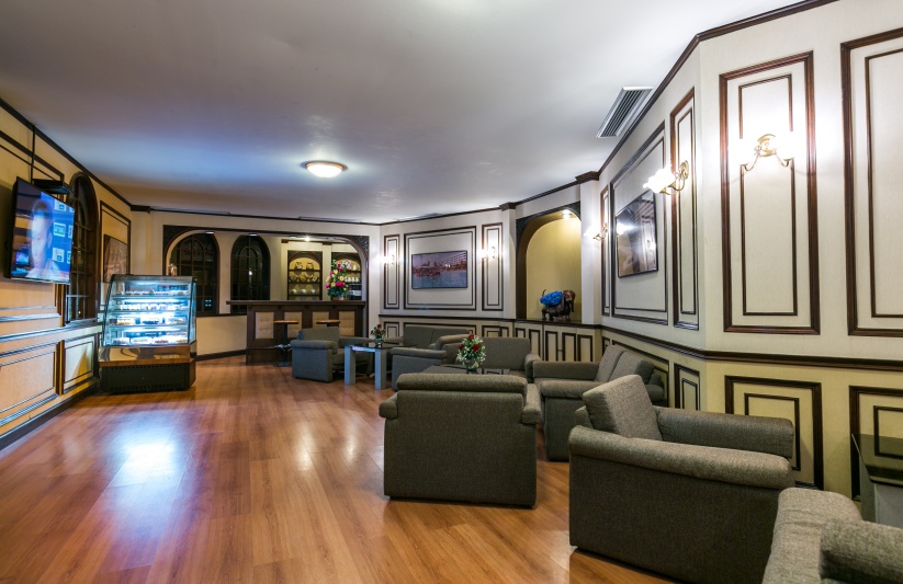 Asia Pattaya Hotel : The Den Lobby Bar