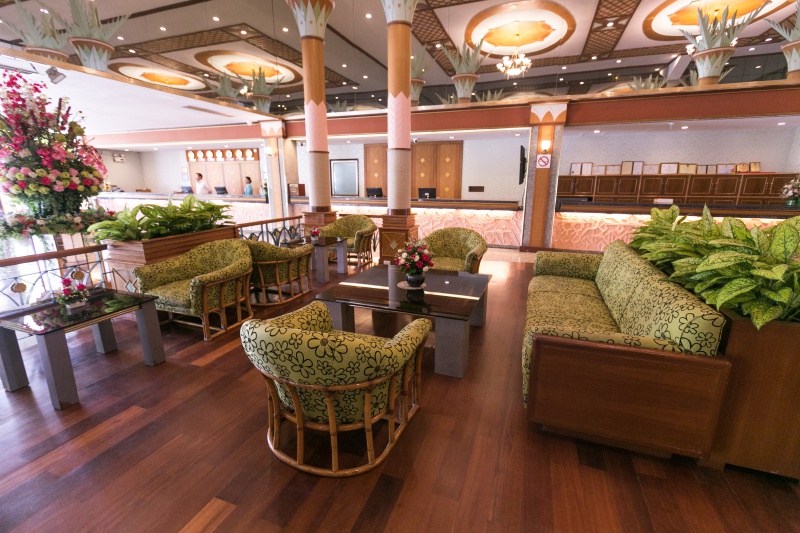 Asia Pattaya Hotel : The Den Lobby Bar