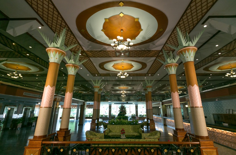 Asia Pattaya Hotel : The Den Lobby Bar