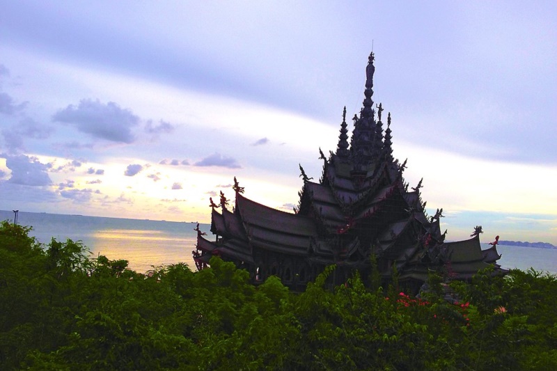 Asia Pattaya Hotel : The Sanctuary of Truth