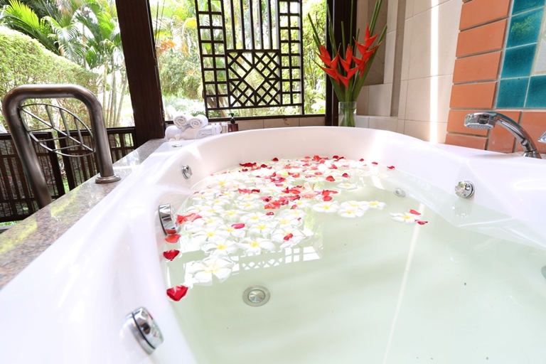 Asia Pattaya Hotel : Jacuzzi Suite