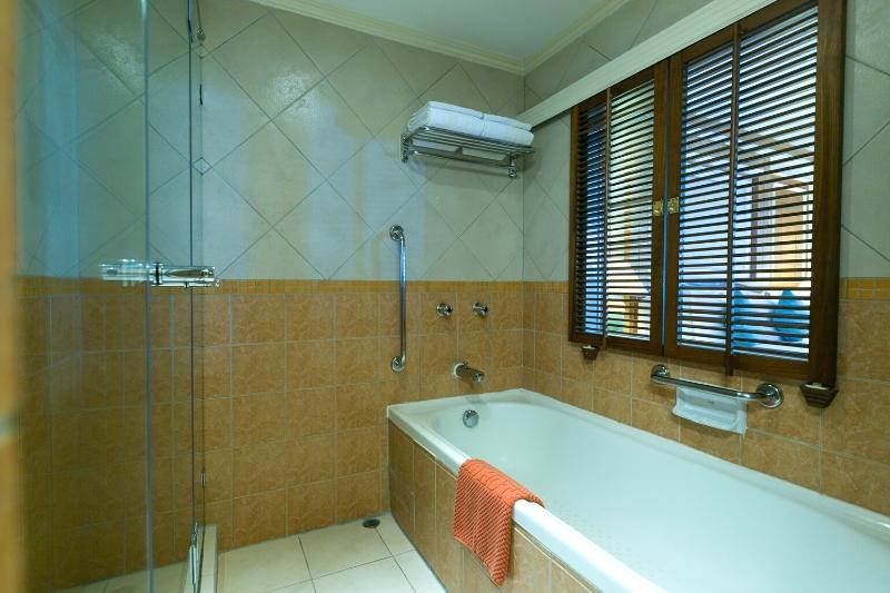 Asia Pattaya Hotel : President Suite 2 Bed Room